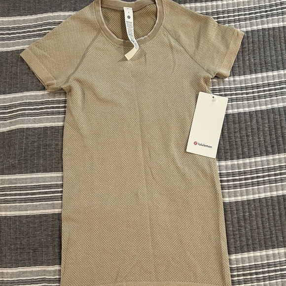 lululemon athletica Tops - Lululemon Athletica Beige Textured Top